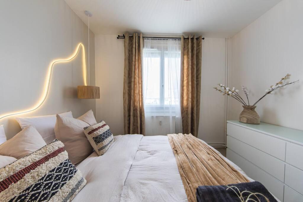 Cinehome - 5 Min Tours Centre-Parking/Tram Au Pied Εξωτερικό φωτογραφία